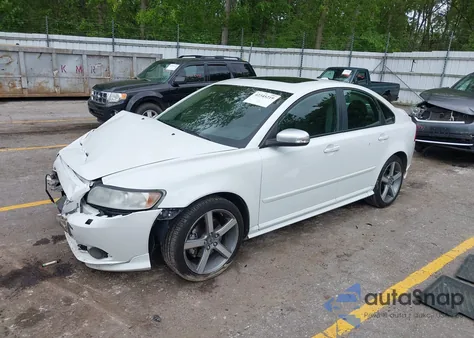 2011 Volvo S40 T5/T5 R-Design from USA, damaged, VIN YV1672MS2B2542425